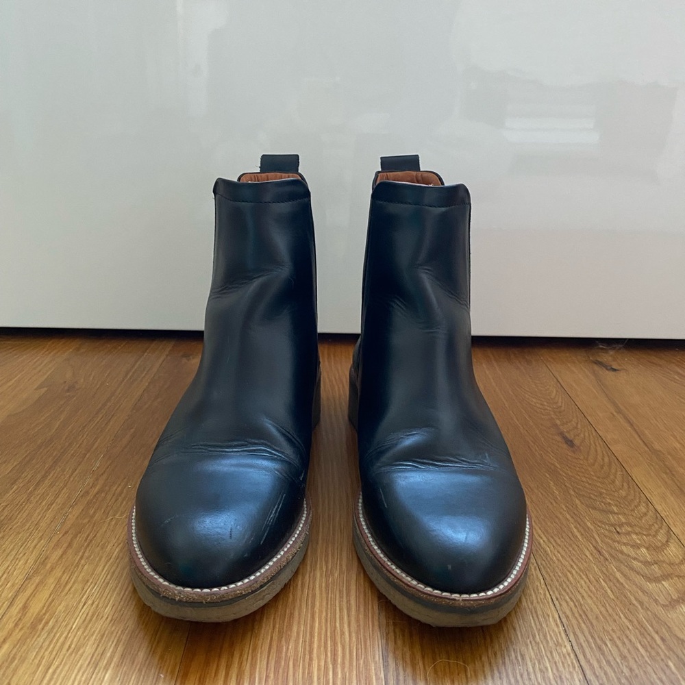 Everlane Black Leather Chelsea Ankle Boots